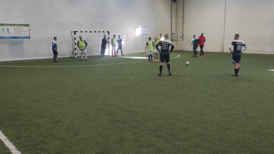 A Pécsbánya DDGÁZ csapata nyerte az Öregfiú Műfüves terembajnokságot